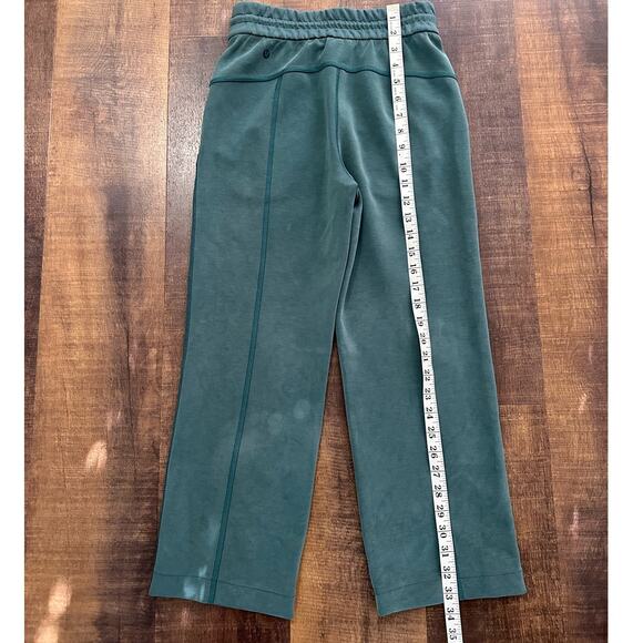 Lululemon Softstreme High-Rise Straight-Leg Cropped Pant Size 2 - Picture 9 of 10